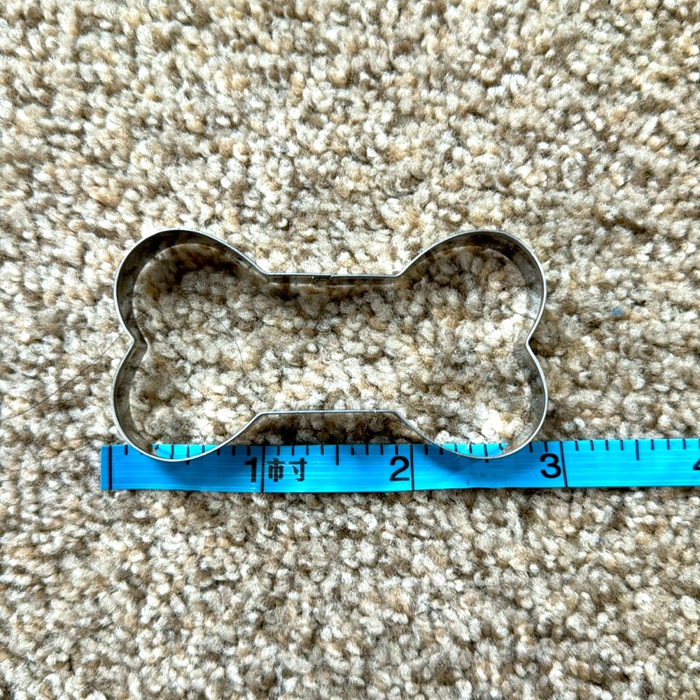 Dog Bone cookie cutter 3in